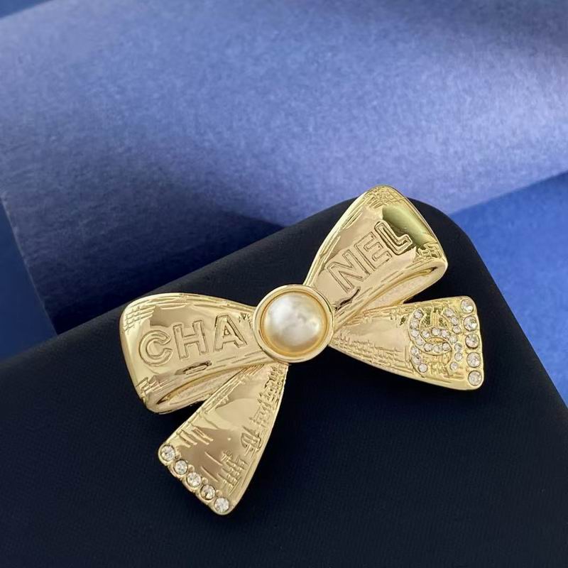 Chanel Brooch 05yxs38
